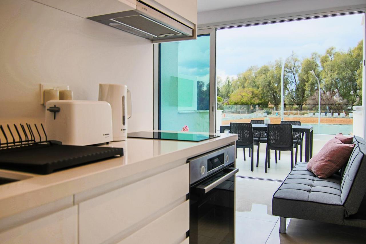Phaedrus Living - Seaside Luxury Flat Harbour 104 Apartment Paphos Bagian luar foto