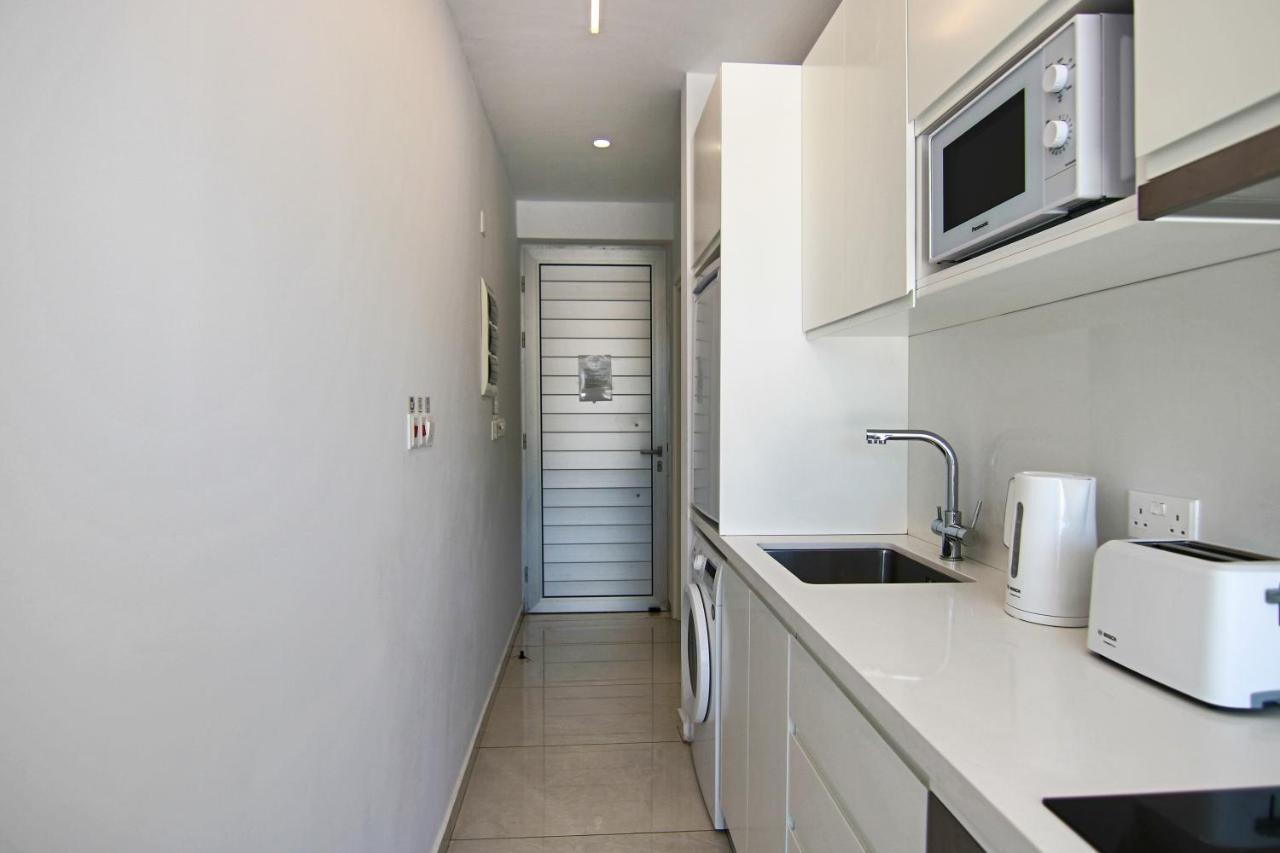 Phaedrus Living - Seaside Luxury Flat Harbour 104 Apartment Paphos Bagian luar foto